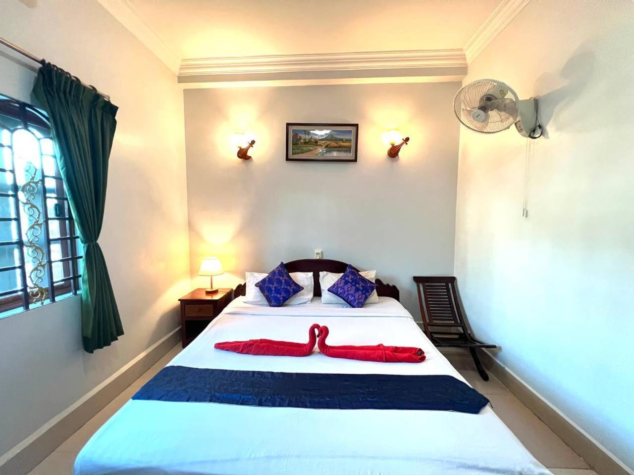 Golden Papaya Guesthouse Siem Reap Exterior photo