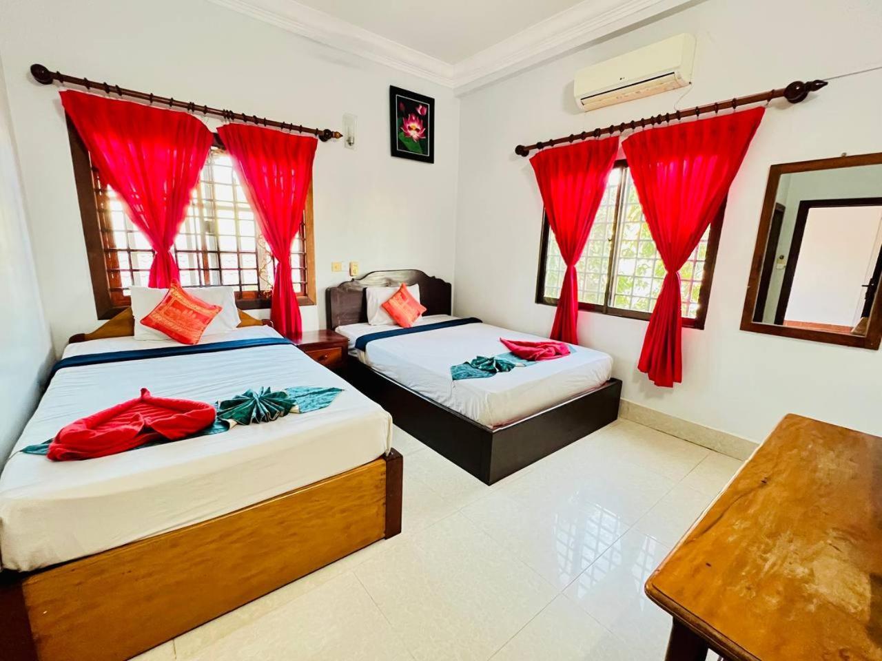 Golden Papaya Guesthouse Siem Reap Exterior photo
