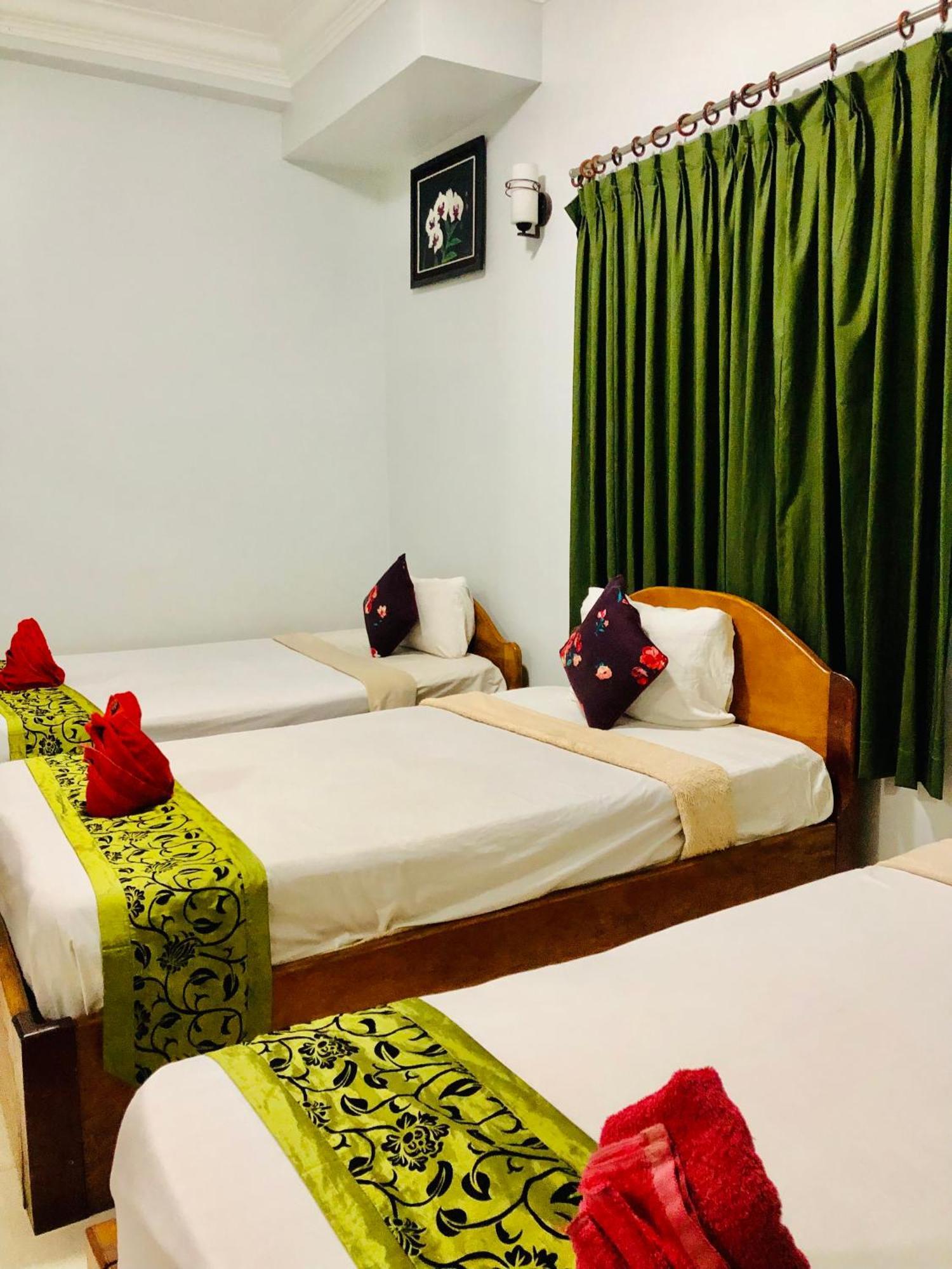 Golden Papaya Guesthouse Siem Reap Exterior photo