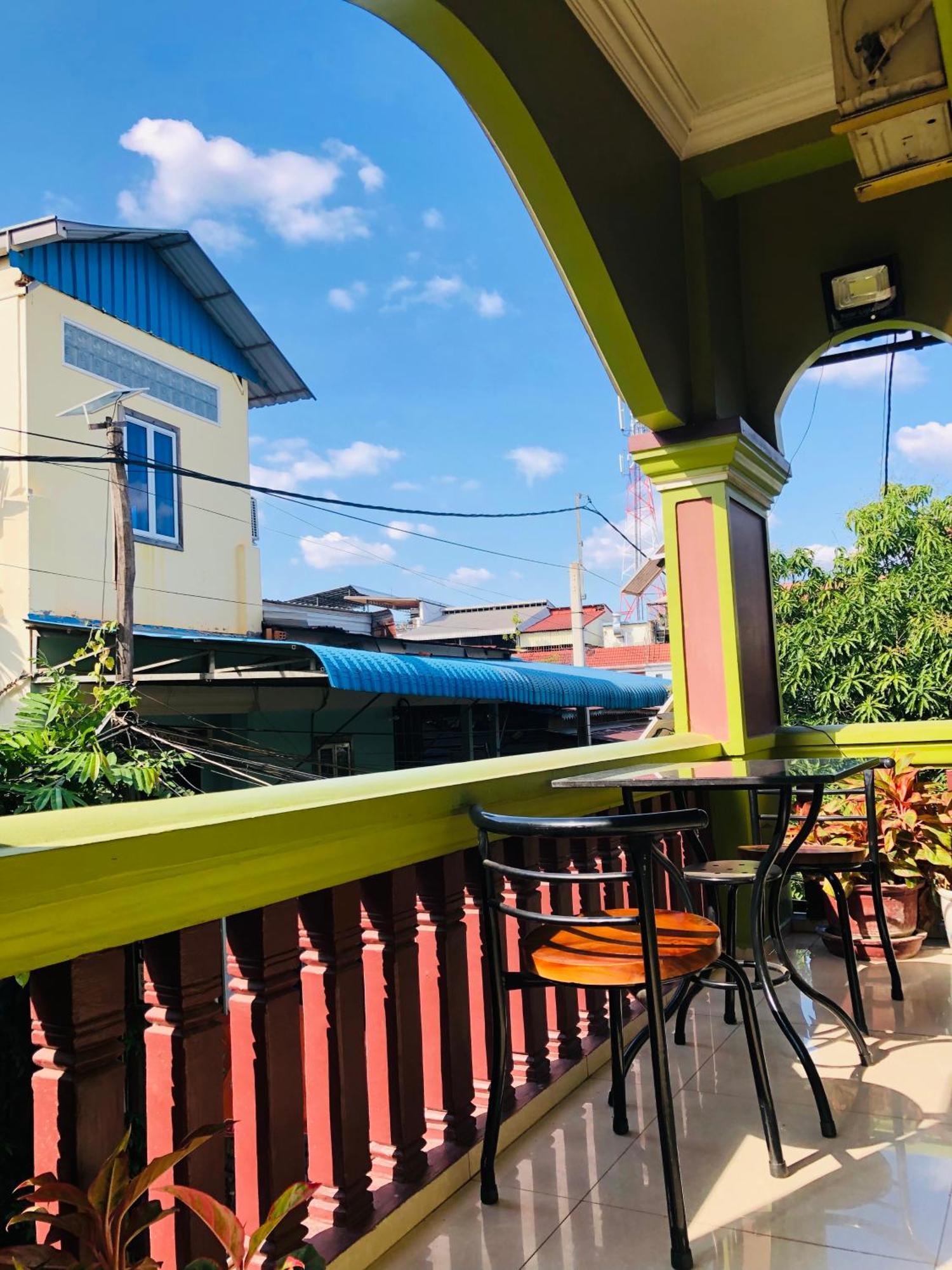 Golden Papaya Guesthouse Siem Reap Exterior photo